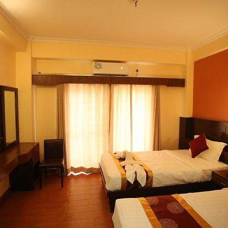 Hotel Eco Tree Pokhara Extérieur photo
